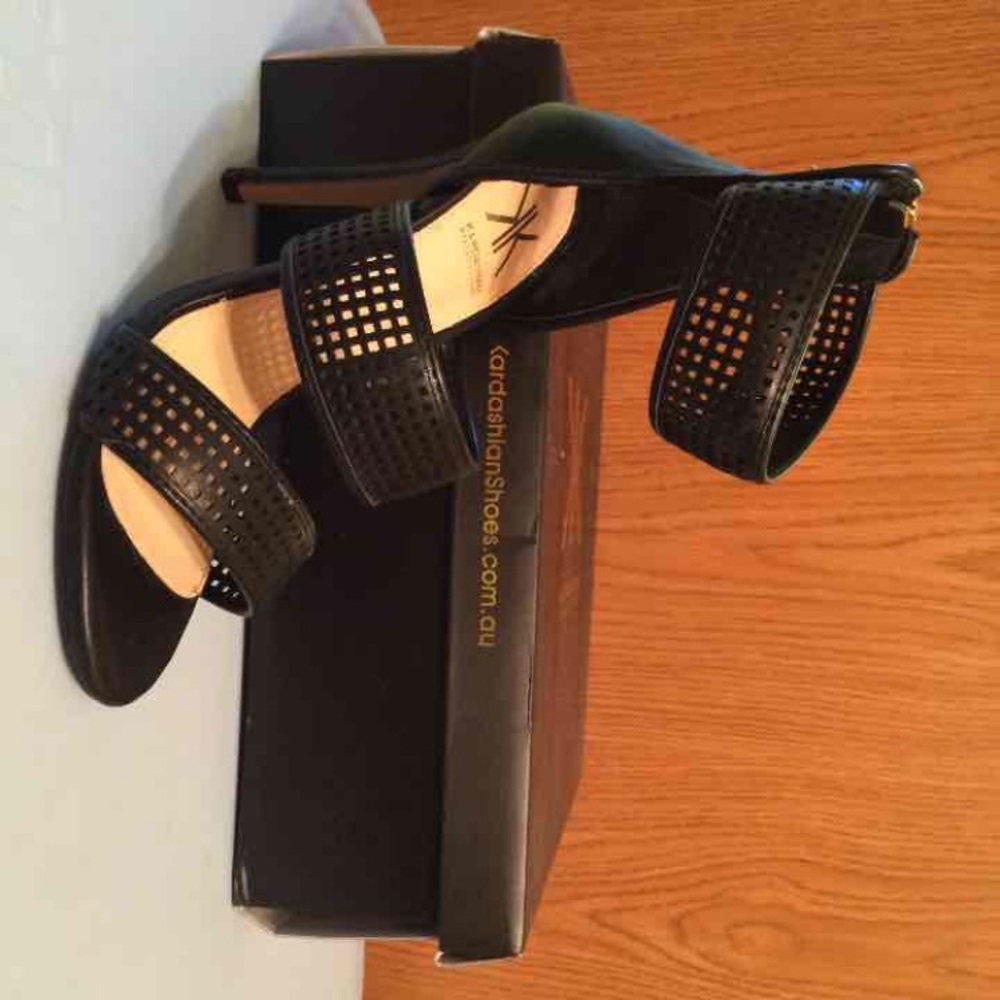 Kardashian Kollection Torrie Softee