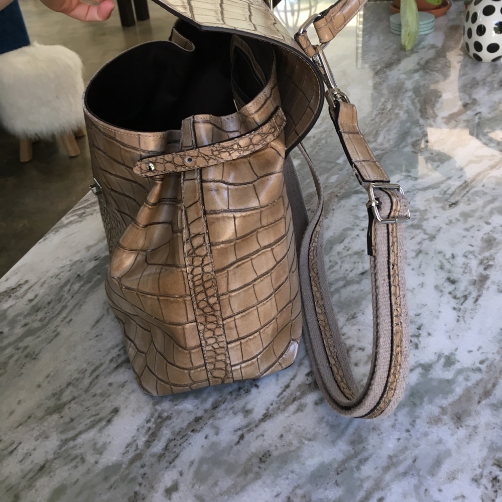 Claudia Firenze real leather embossed satchel. XL - Picture 3 of 5