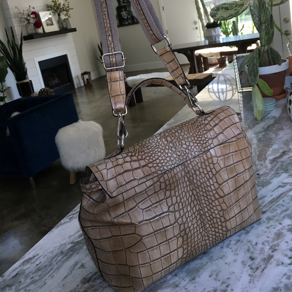 Claudia Firenze real leather embossed satchel. XL - Picture 4 of 5