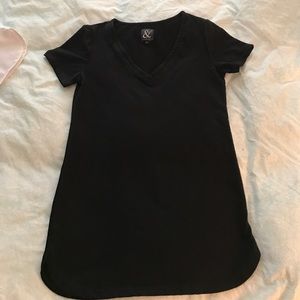 Ampersand Avenue Short Sleeve Black V-neck Tee