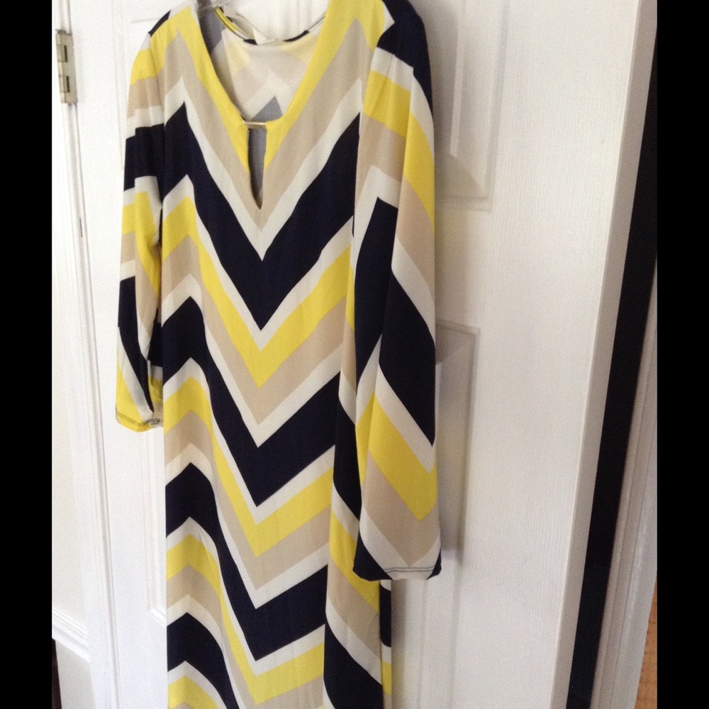 🌼HP 5/14🌼PL Chevron Sheath Dress - Picture 3 of 4
