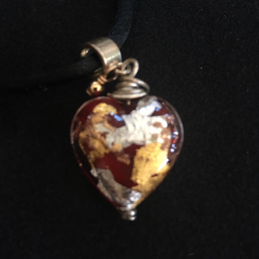 π Italian glass heart on black silk cord - Picture 2 of 3