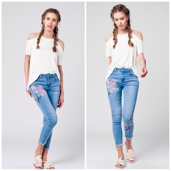 🌸🆕Painted Stretch Skinny Jeans - Picture 6 of 7