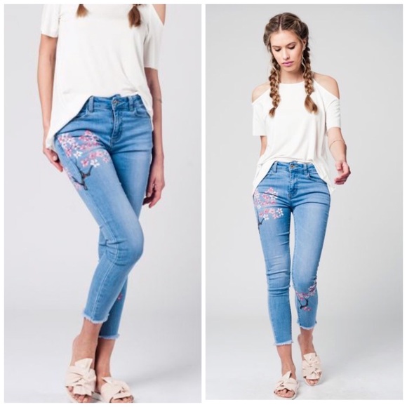 🌸🆕Painted Stretch Skinny Jeans - Picture 7 of 7