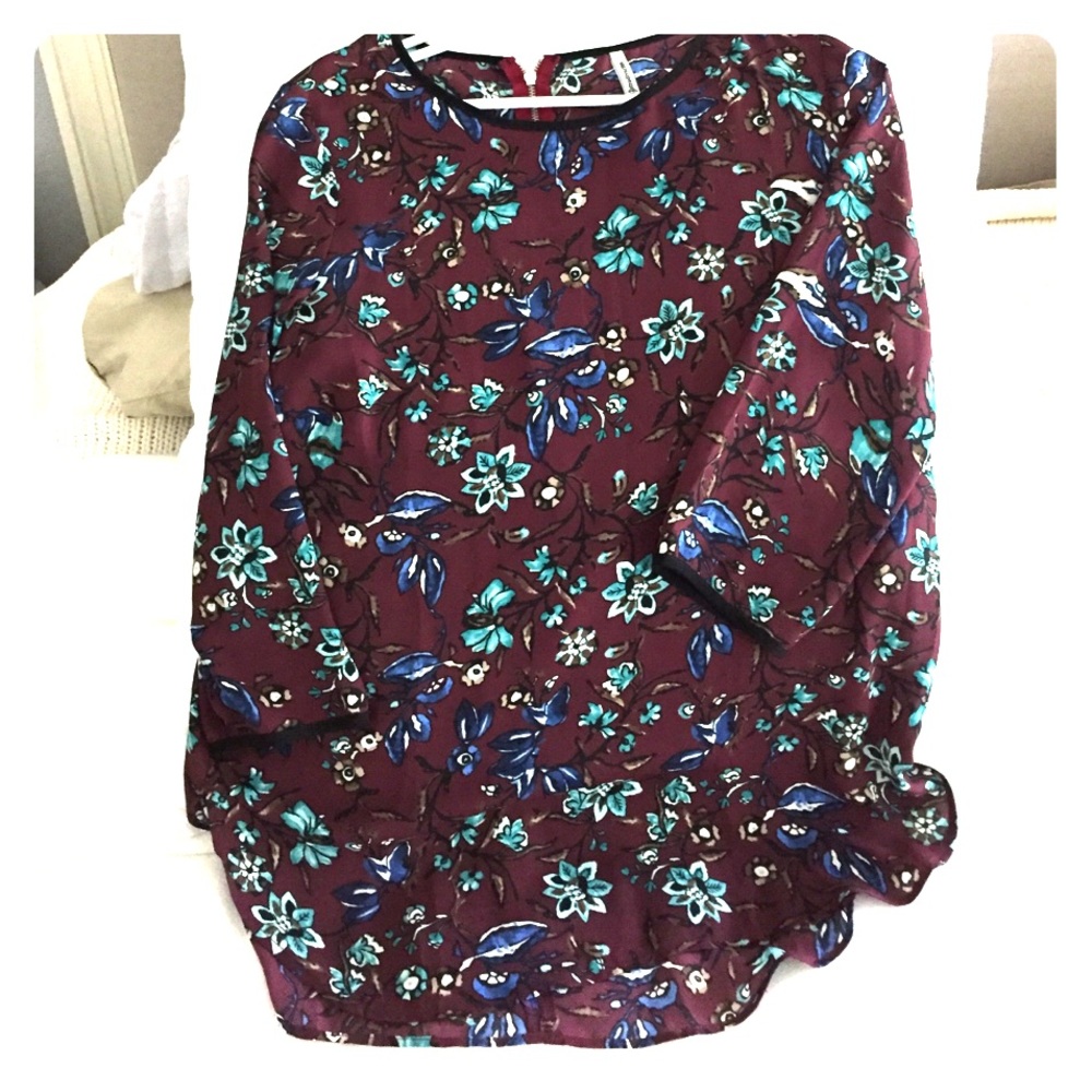 Tunic with mid lenght sleeves