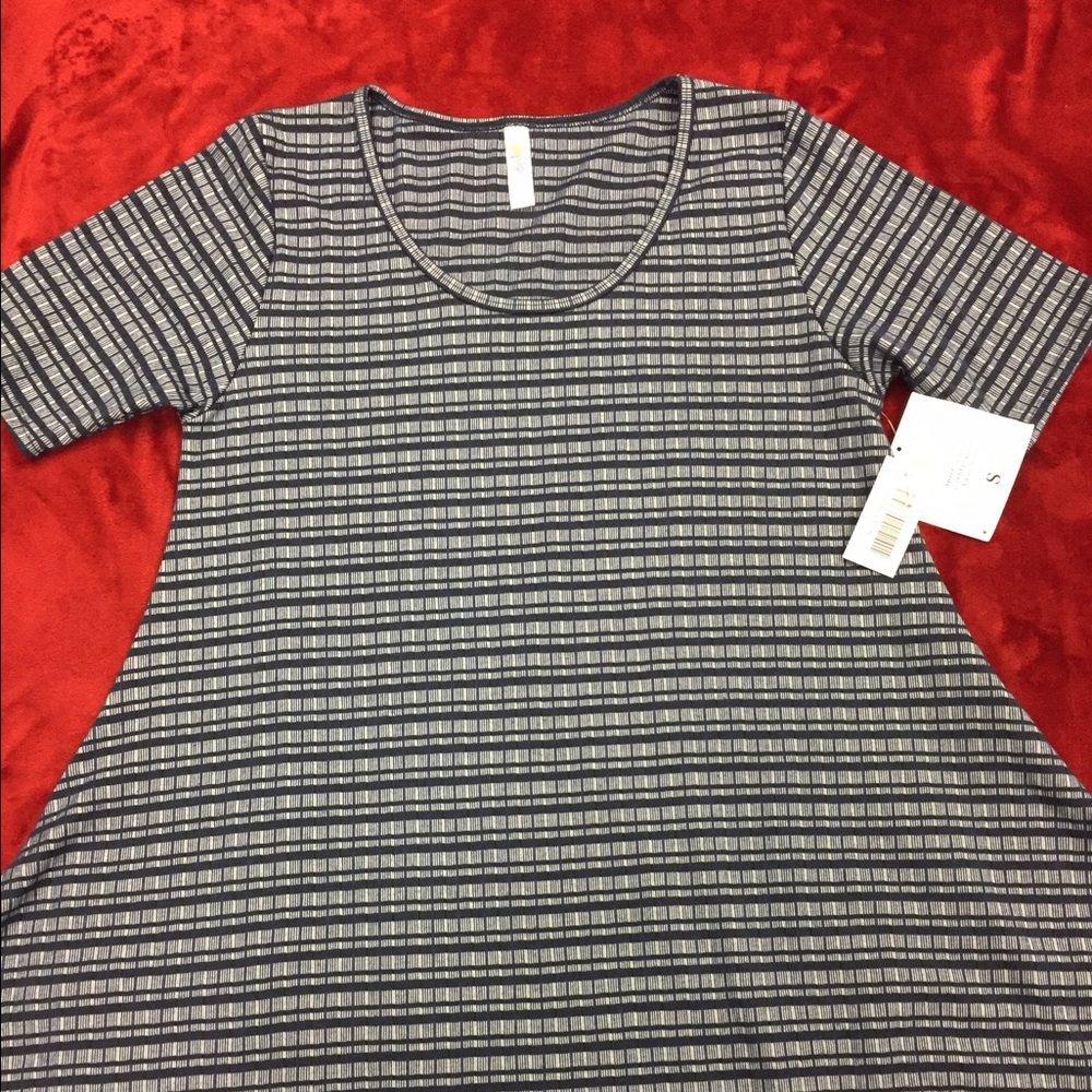 NWT LuLaRoe Perfect T, size Small
