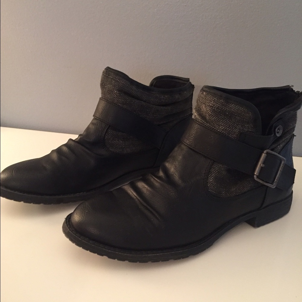 Never worn BlowFish Low Cut Black Boot size 6 1/2