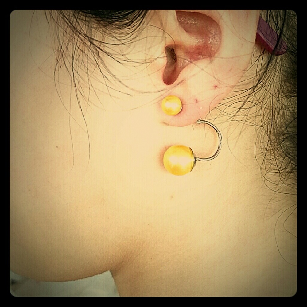 Double back Pearls EarArt,yellow,black etc 2 4$7