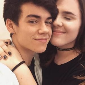 Meet your Posher, Emilia