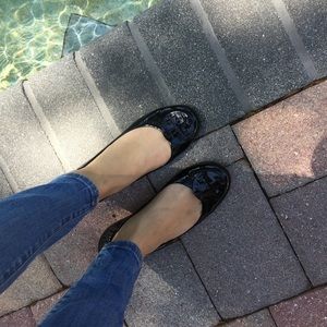 NWOT black Tory Butch flats