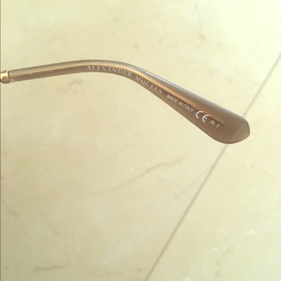 SOLD ! Alexander McQueen Sunglasses - Picture 3 of 4