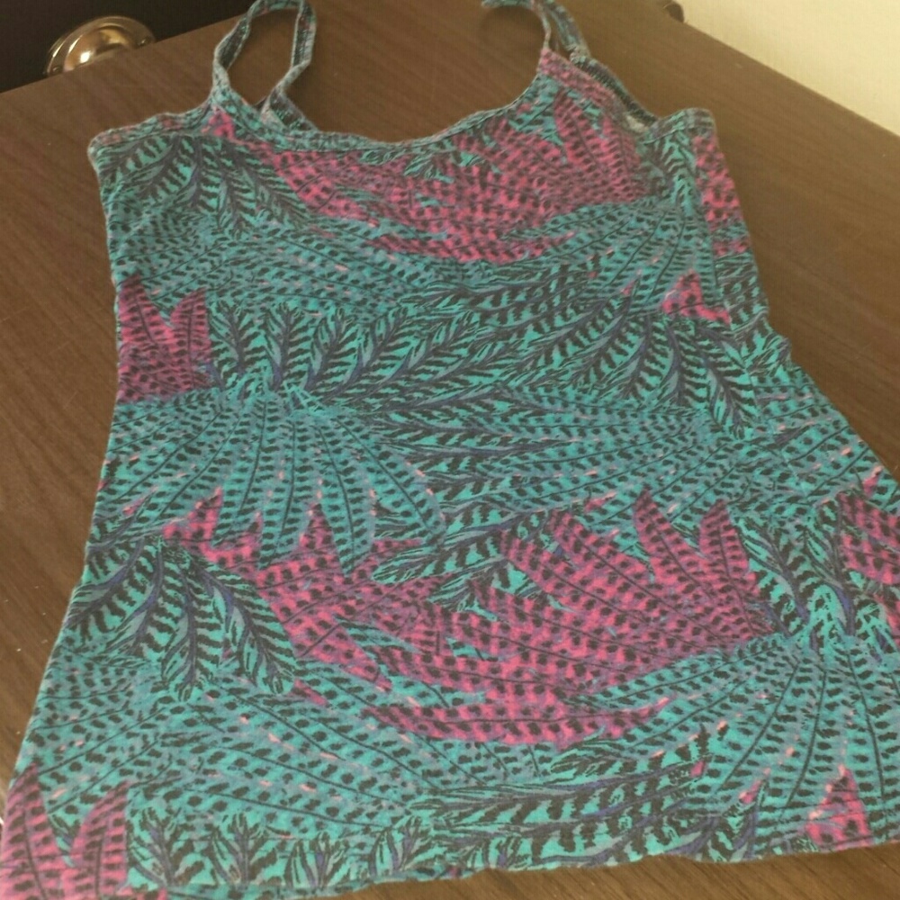 Cute tank top  size Small 3/5