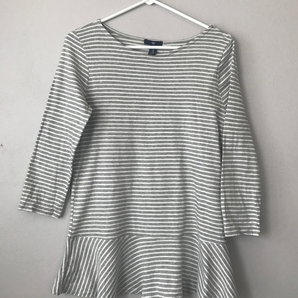 GAP 3/4 sleeve peplum top