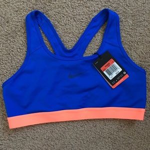 Brand new with tags Nike sports bra in size large