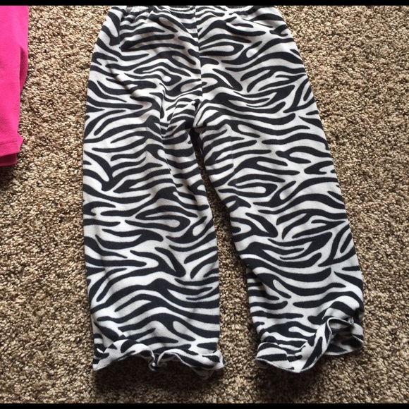 Pj set - Picture 3 of 3