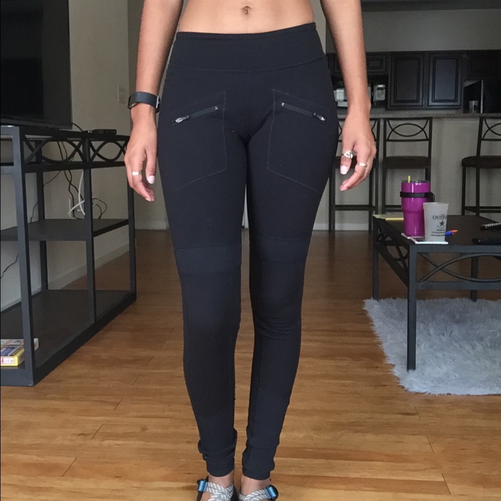 Black Lululemon leggings