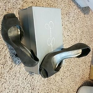 Jessica Simpson pumps