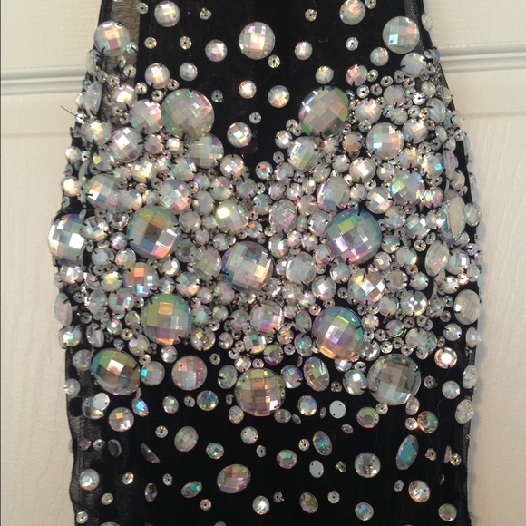 Black sequin gown - Picture 5 of 7