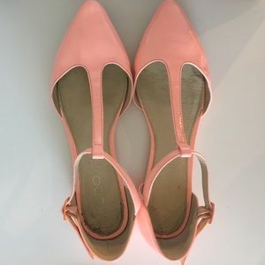 Aldo pump flats in a salmon pink