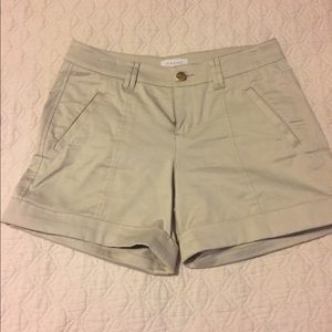 Caché tan shorts