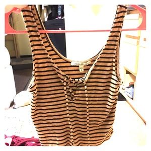 Cropped lace up tank