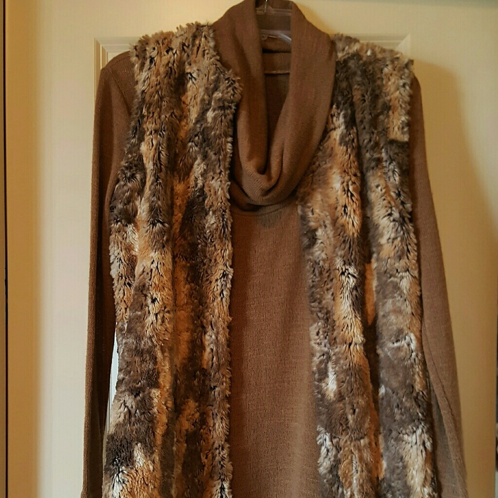 Faux Fur vest and turtle neck tunic