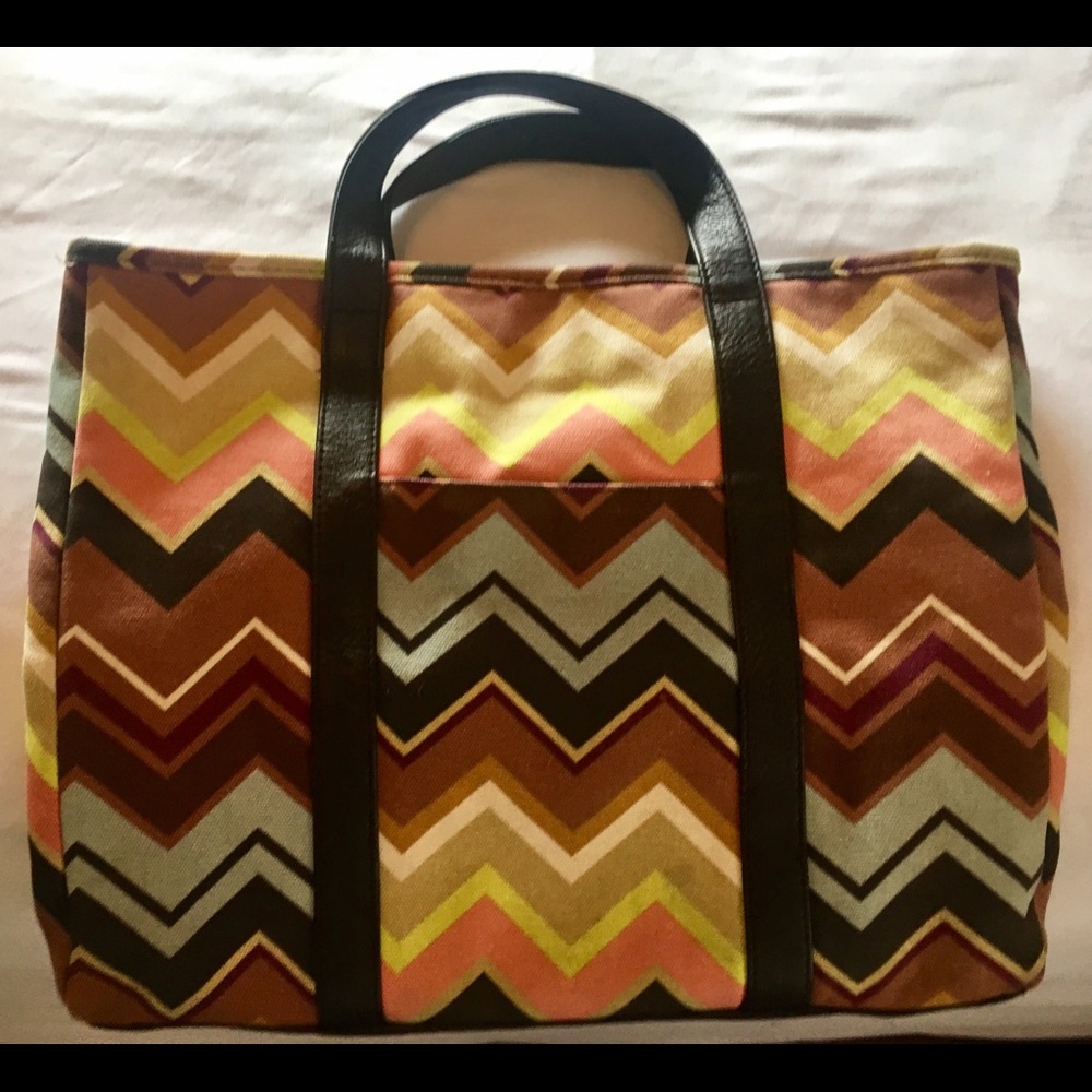 Women's Chevron Tote Bag