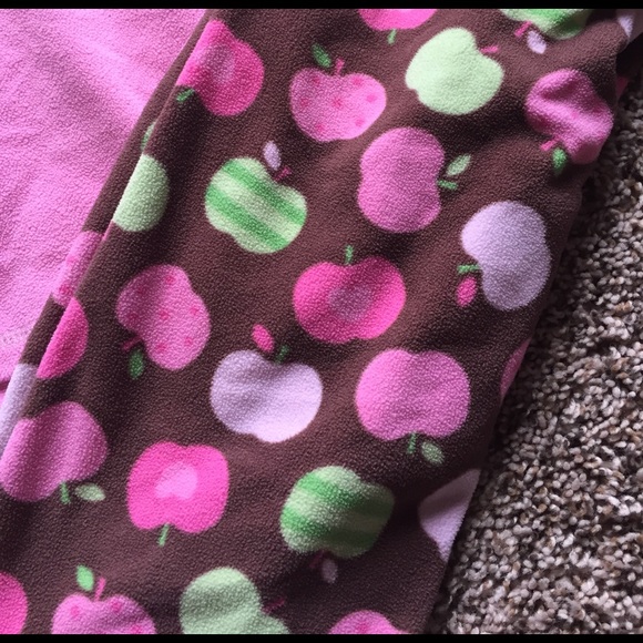 Pj set - Picture 2 of 3