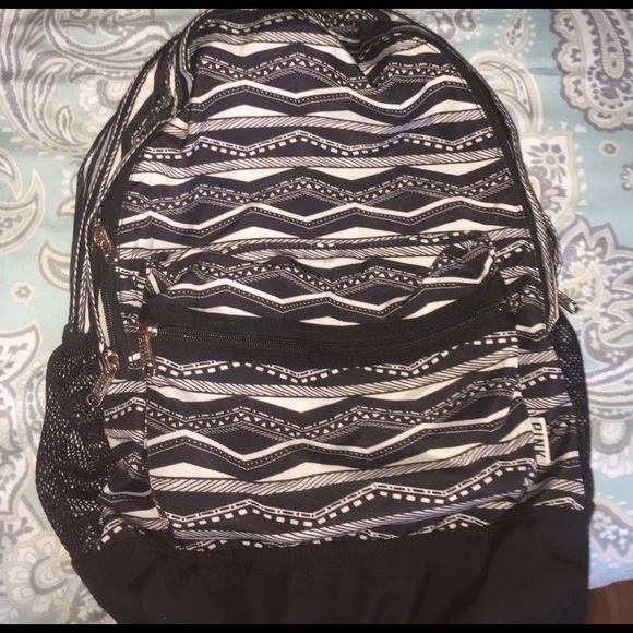 PINK vs bookbag! - Picture 1 of 5