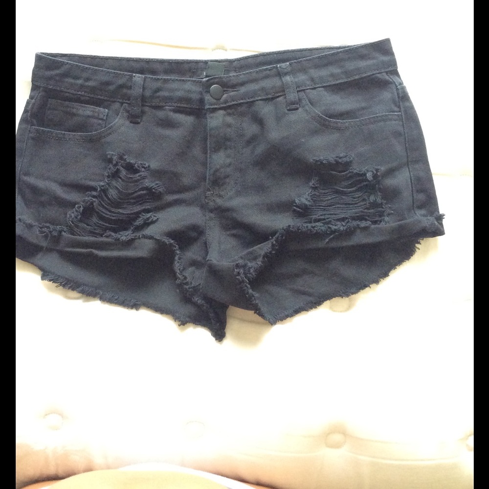 NWOT Forever 21 distressed shorts