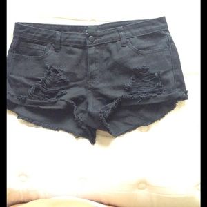NWOT Forever 21 distressed shorts