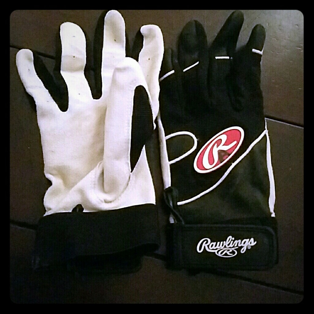 Batting gloves