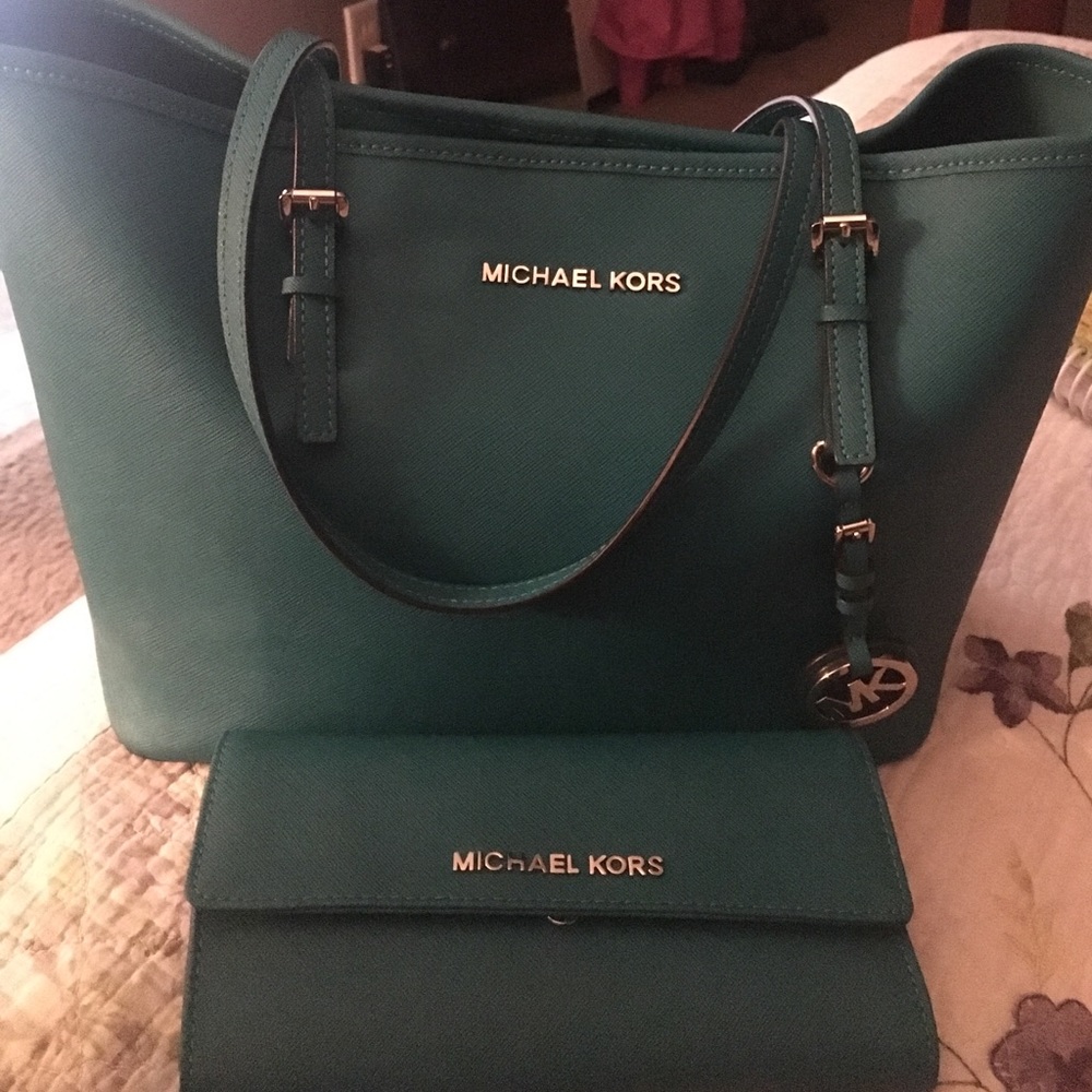 Authentic Michael Kors purse and wallet set