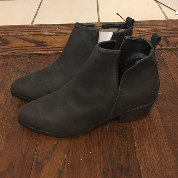 Express Shoes - Gray Notched Slip-On Bootie