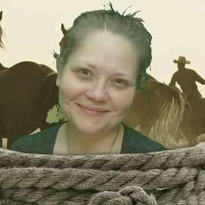 Meet your Posher, Alicia