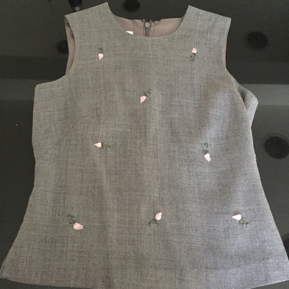 NEVER WORN!!  Liz Claiborne sleeveless top.