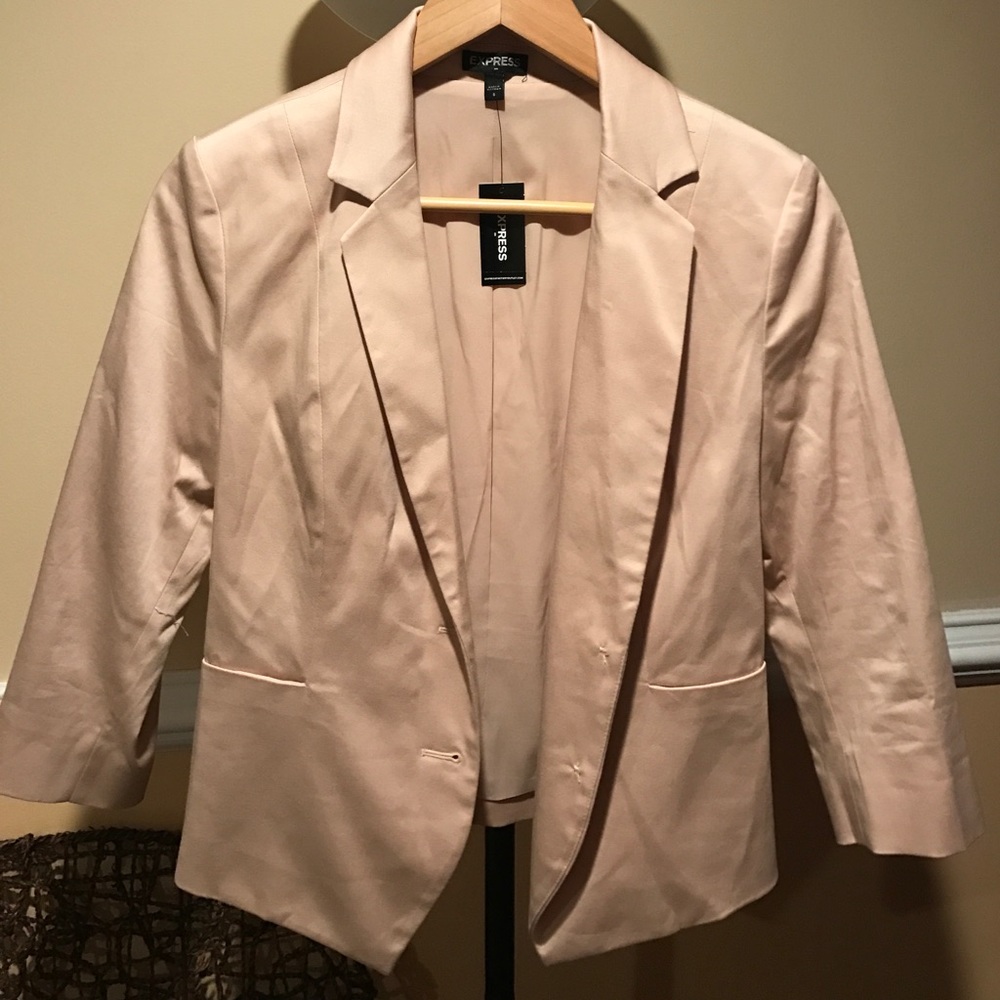 NWT Express blazer light pink. No stains.3/4sleeve