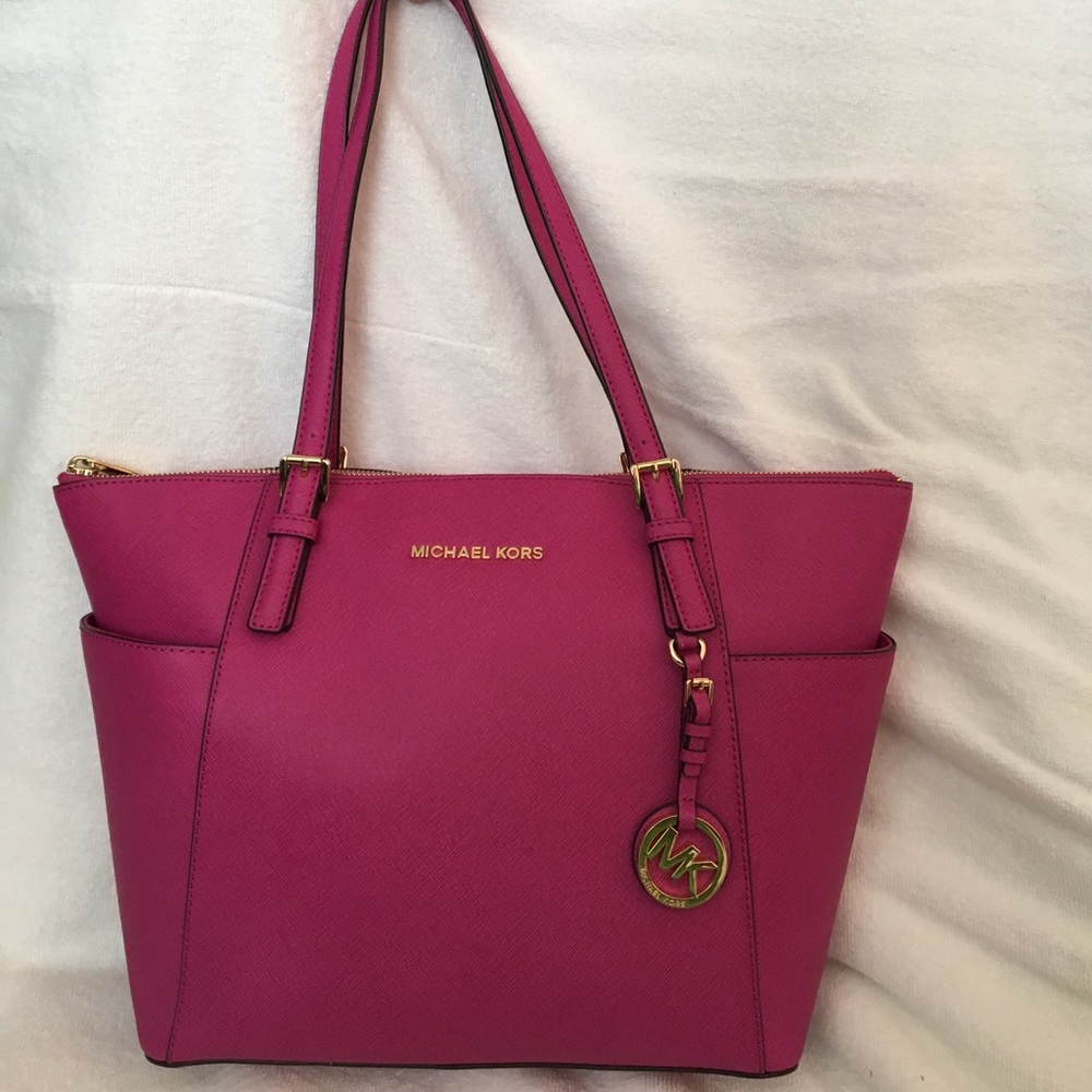 LIGHTLY USED MICHAEL KORS BAG