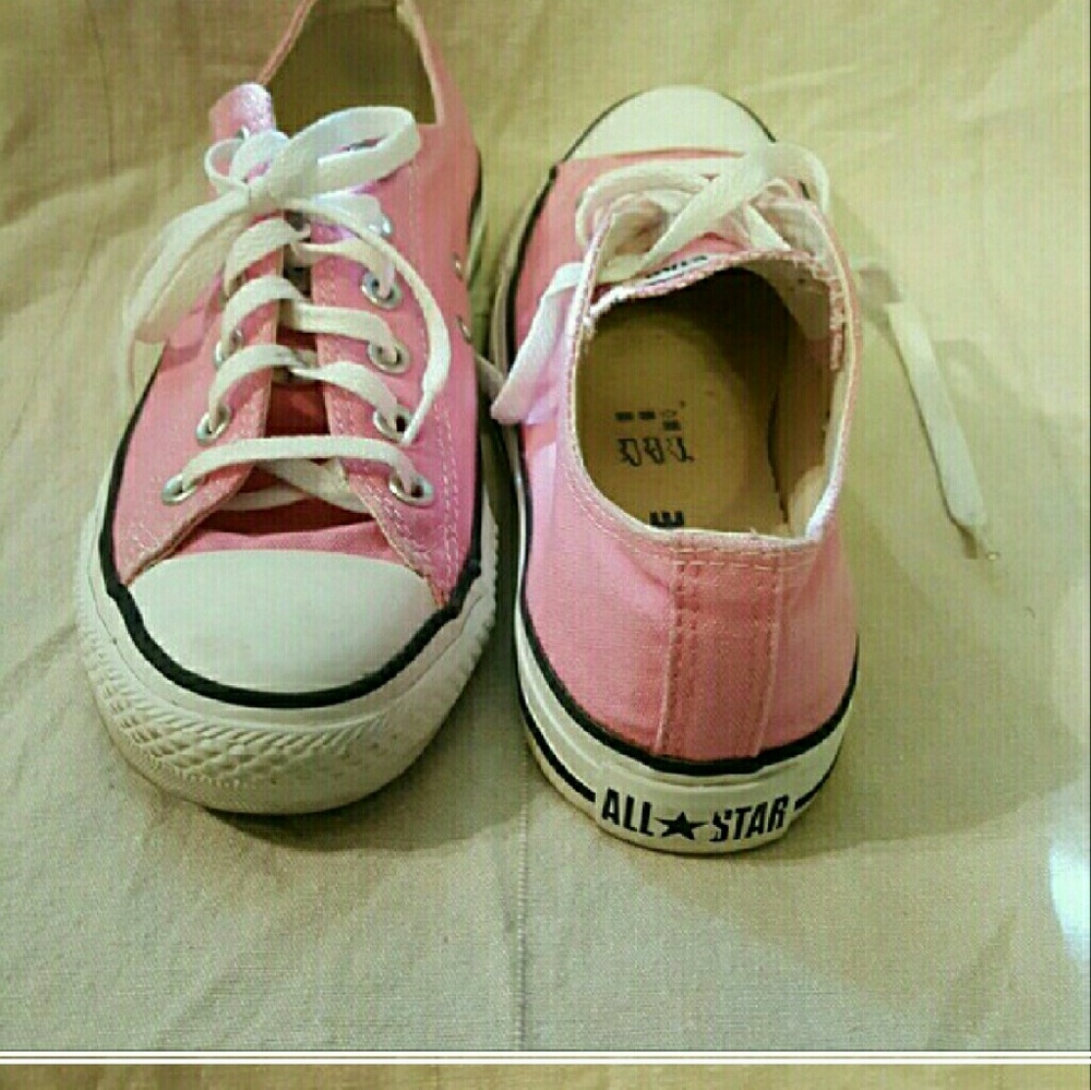 Converse - Picture 2 of 4