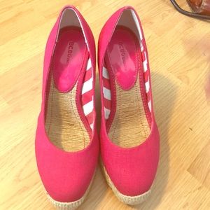 Fabulous BCBG Wedges! 😍