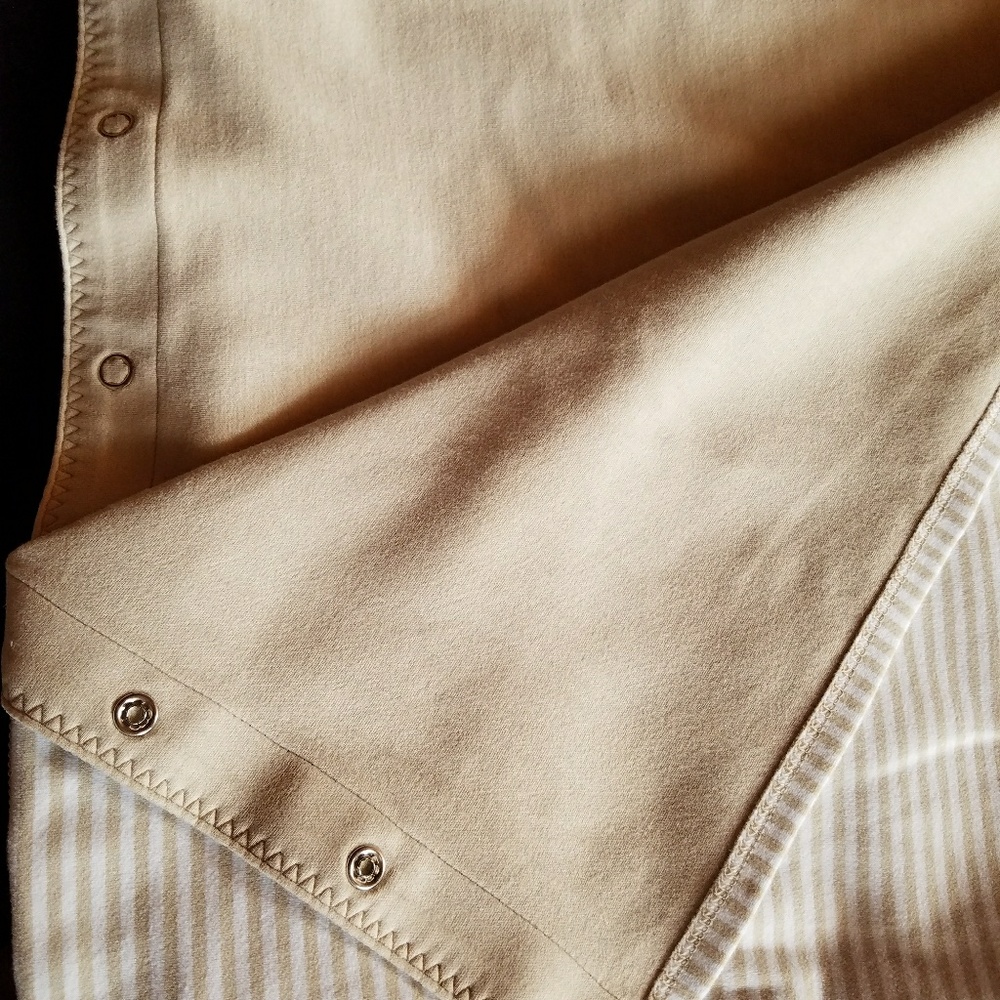 Lululemon Tan and White Vinyasa Scarf