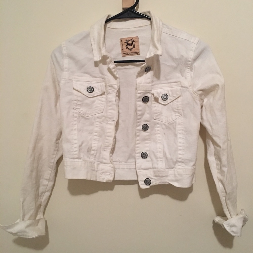 White cropped jean jacket