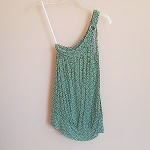 Adorable one-shoulder top