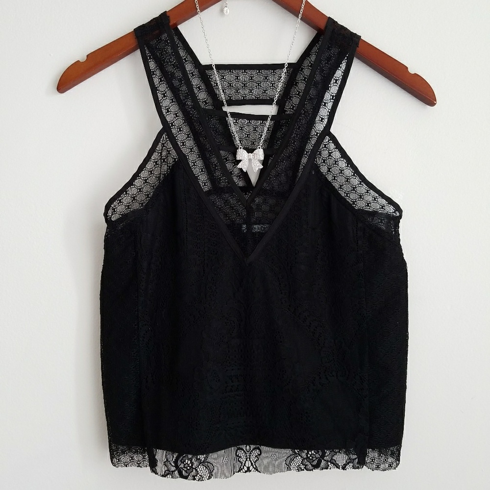 KIMCHI Blue Lace Crop Top