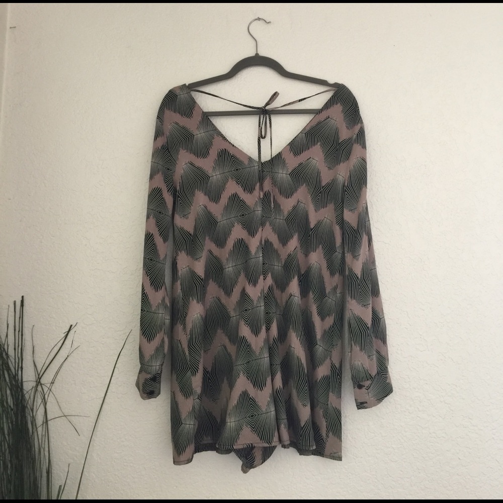 LUSH Black-Tan Romper - Picture 2 of 3