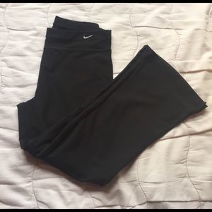Nike Dry Fit Cropped Flare Leggings