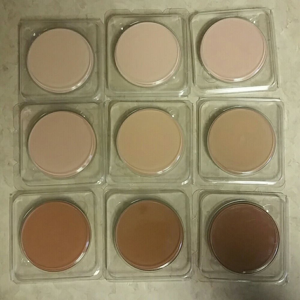 LANCOME DUAL FINISH MUTI-TASKING