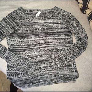 Gray and Black Aeropostale sweater