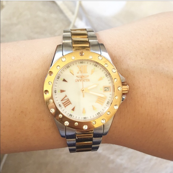 Beautiful Invicta Collection Women\'s Watch