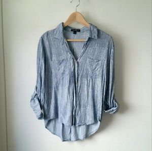 High-low split back blue striped shirt